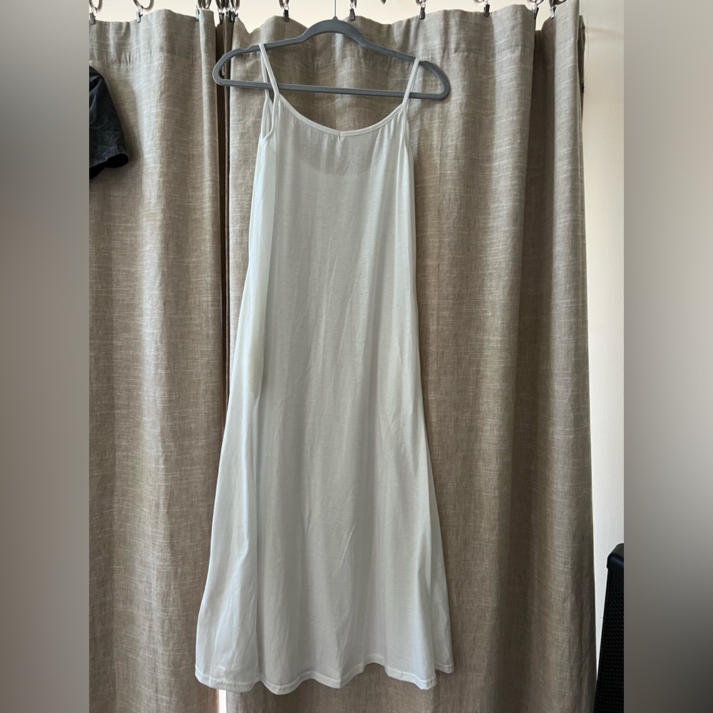 White Sleeveless Crew Neck Maxi Dress for Casual Occasions